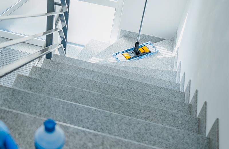 Nettoyage cage d'escalier